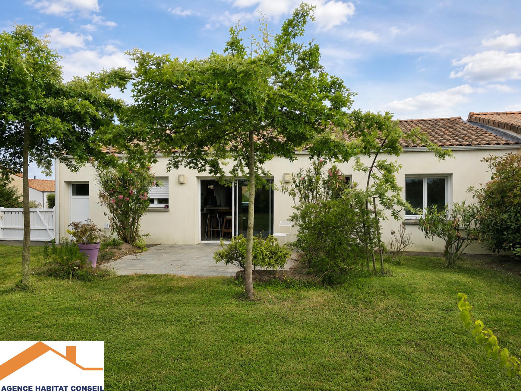 Vente Maison 79 m² à Saint-Étienne-du-Bois 199 000 €