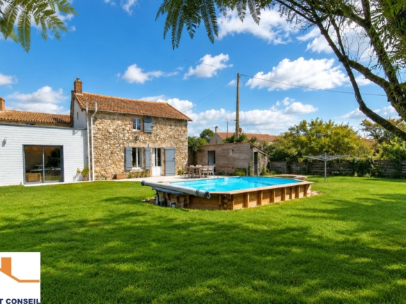 Vente Maison 210 m² à Le Poiré-sur-Vie 345 500 €
