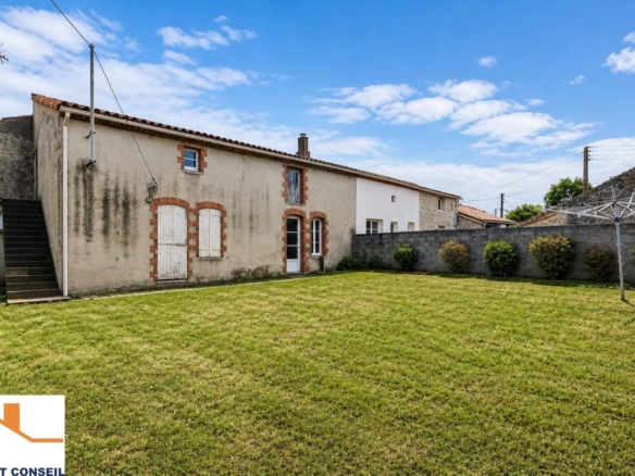 Vente Maison 110 m² à Le Poiré-sur-Vie 135 000 €