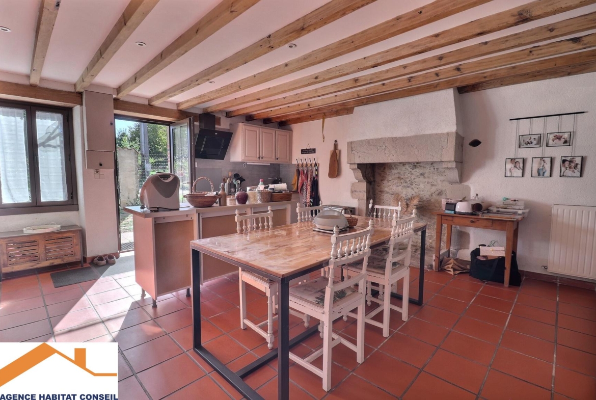 Vente Maison 209 m² à Saint-Étienne-du-Bois 399 000 €
