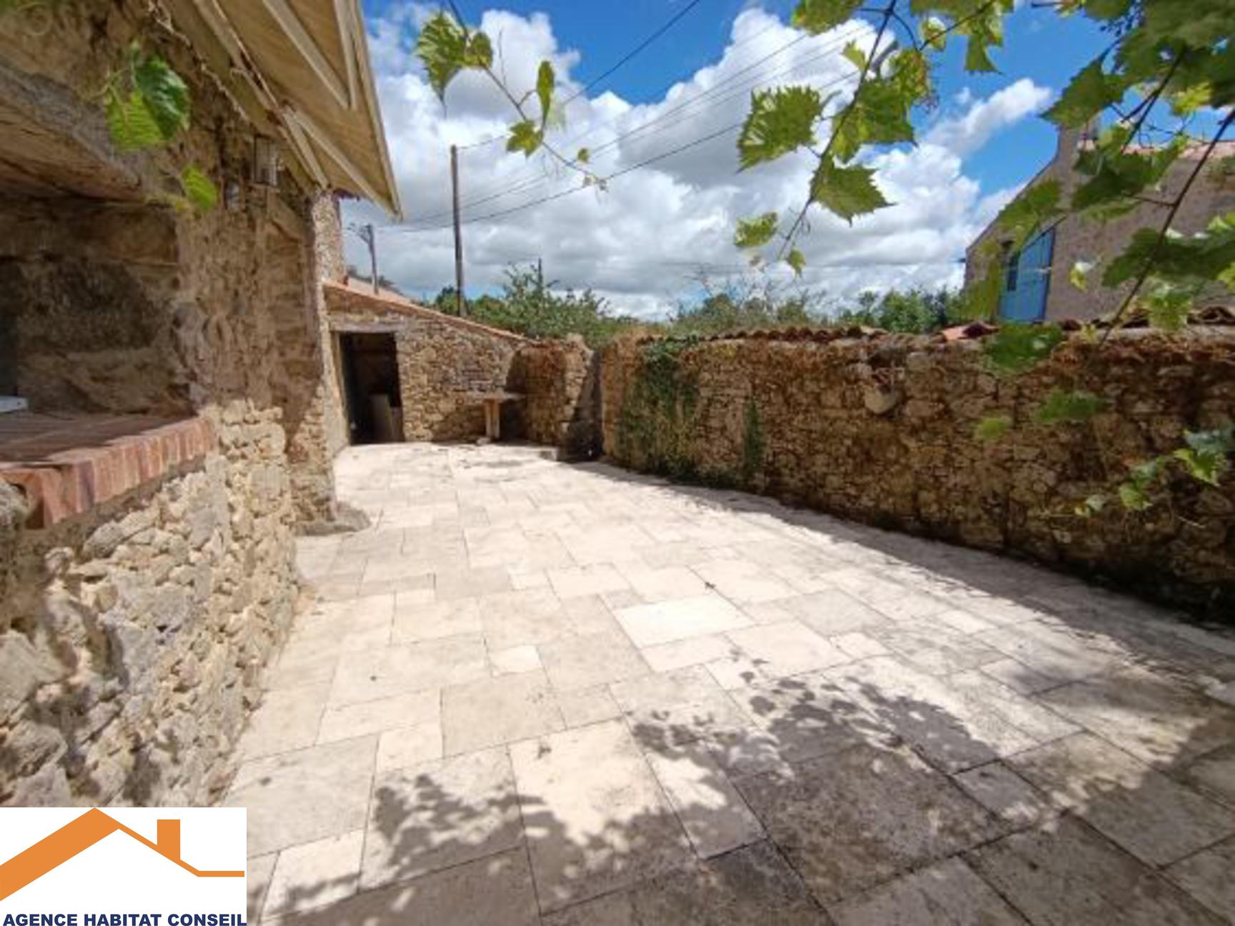 Vente Maison 210 m² à Le Poiré-sur-Vie 345 500 €