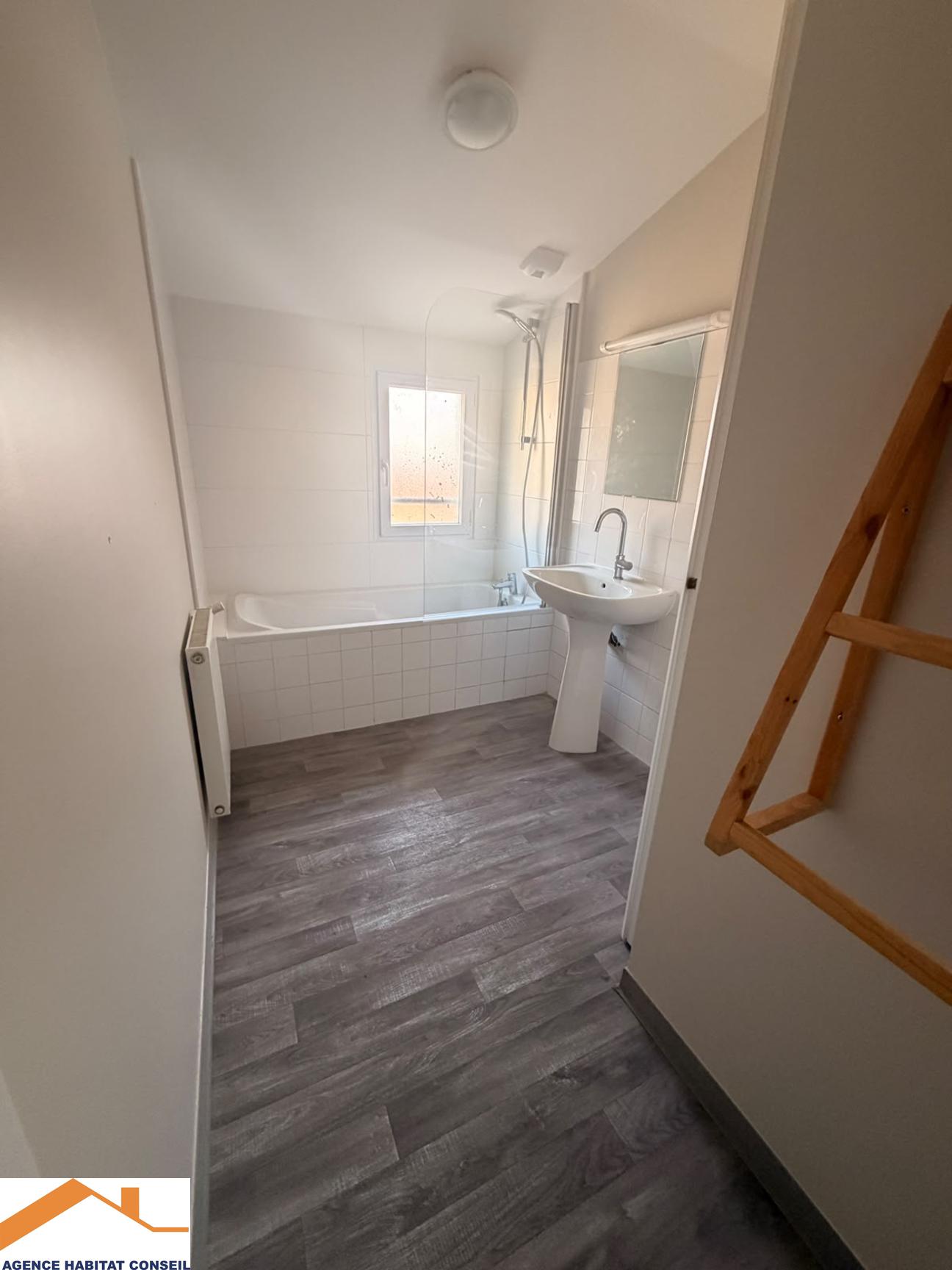 Location Maison 75 m² à Belleville-sur-Vie 780 € CC /mois