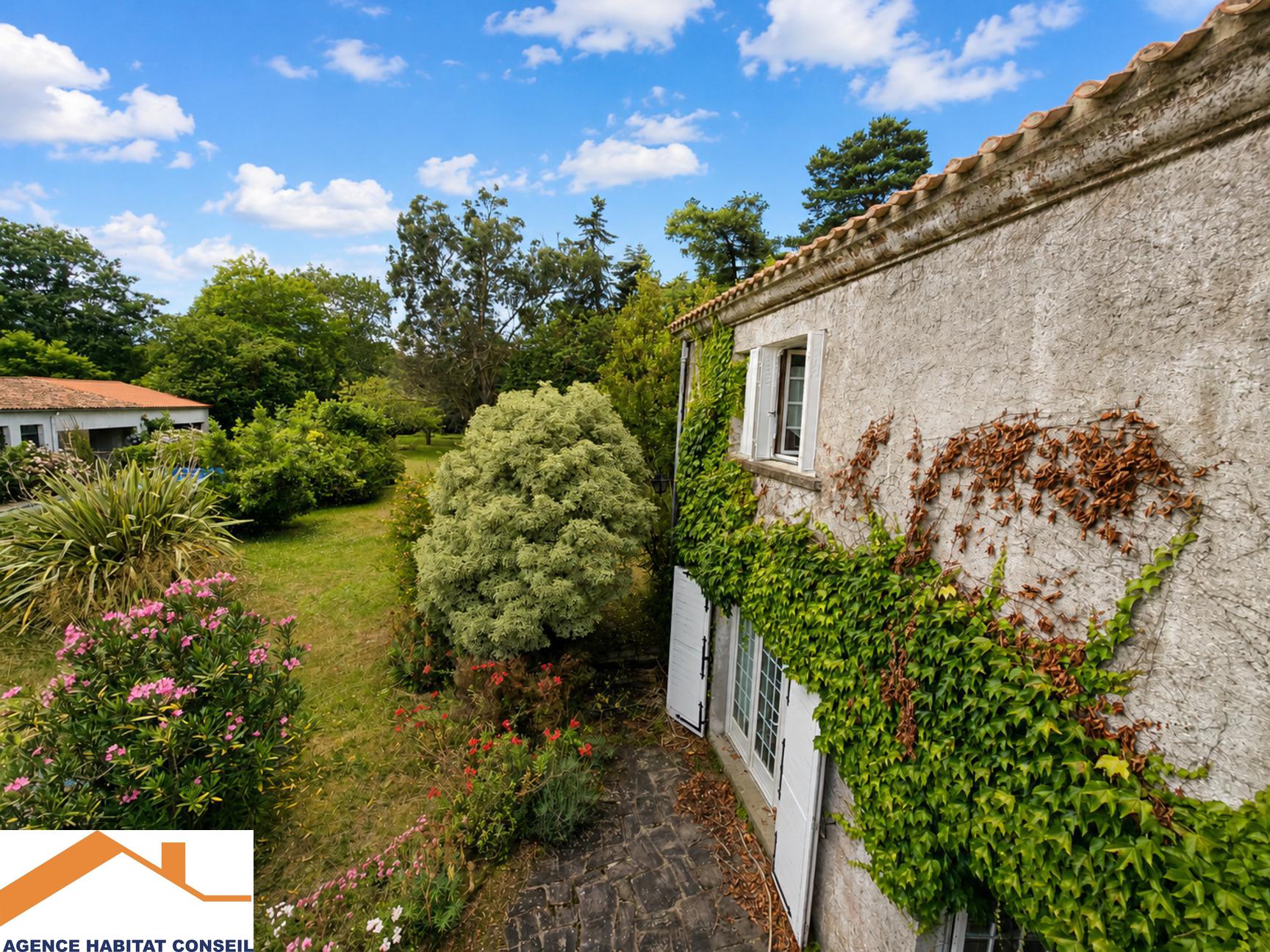 Vente Maison 460 m² à Les Lucs-sur-Boulogne 535 000 €