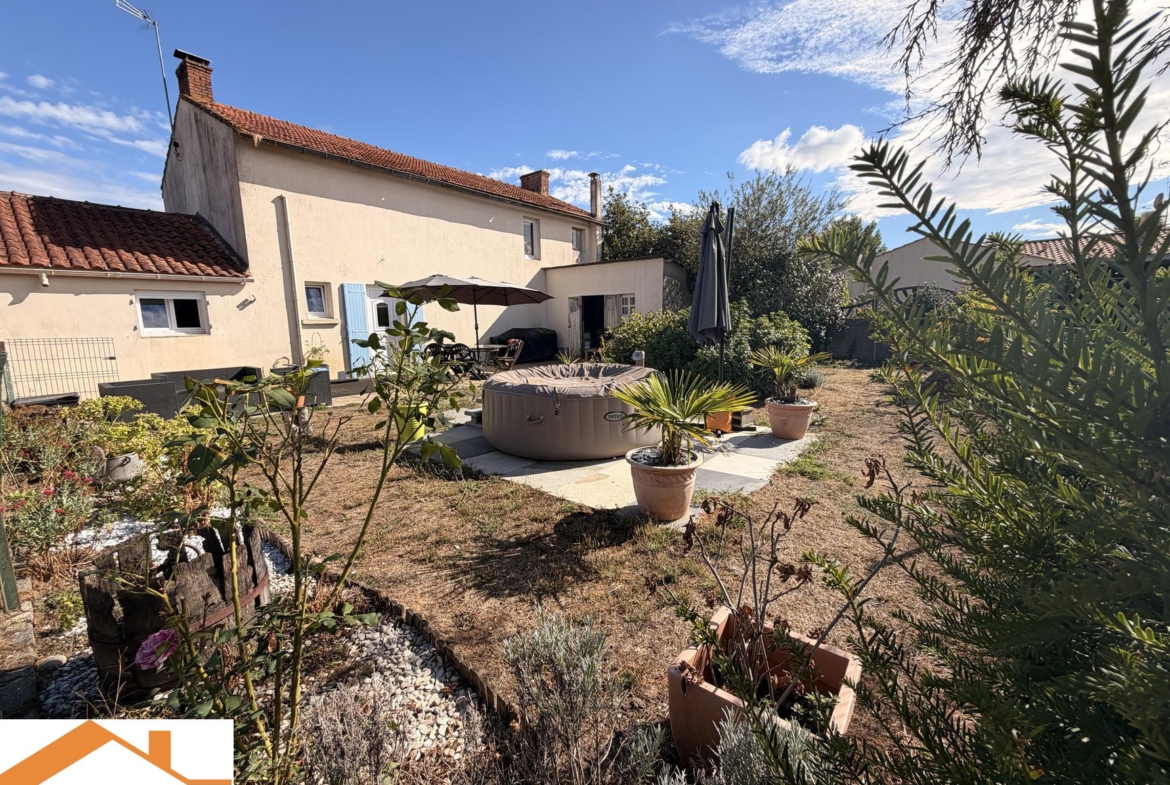 Vente Maison de village 130 m² à Les Lucs-sur-Boulogne 205 000 €