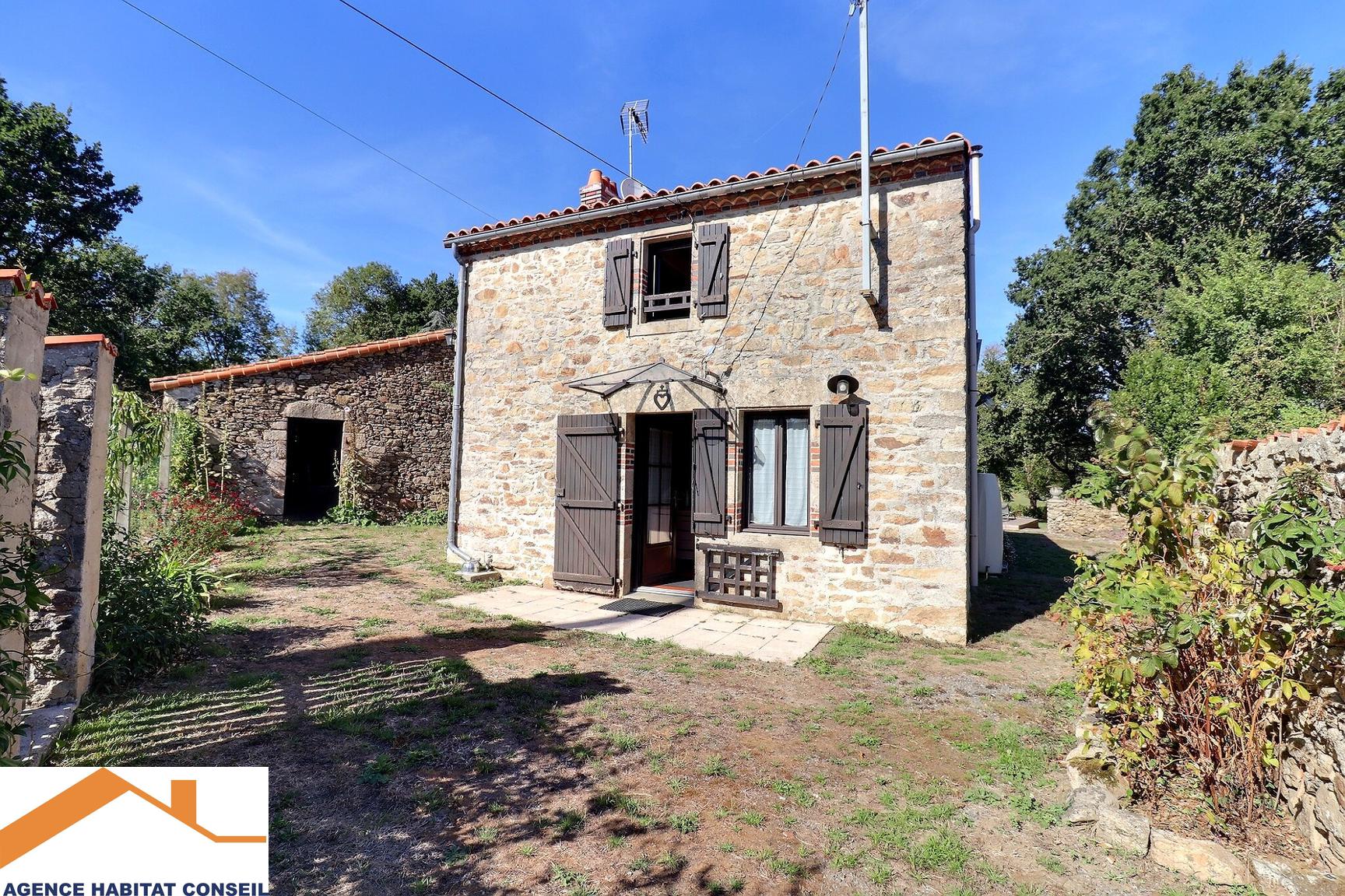 Vente Maison 209 m² à Saint-Étienne-du-Bois 399 000 €