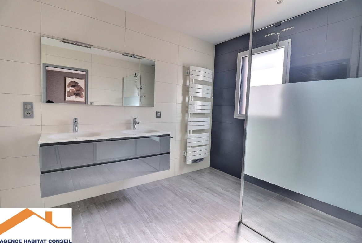 Vente Maison 160 m² à Saint-Denis-la-Chevasse 344 000 €