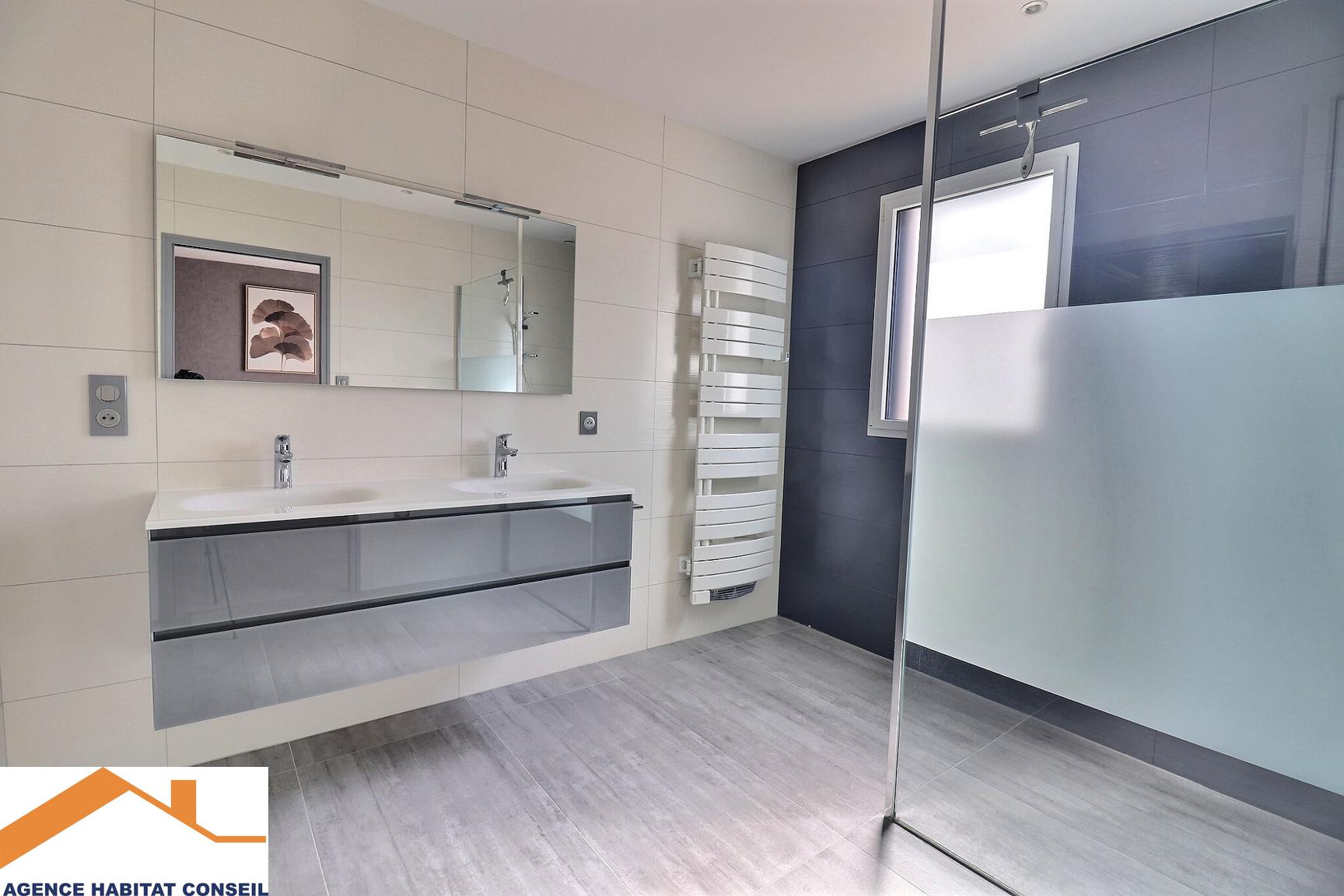 Vente Maison 160 m² à Saint-Denis-la-Chevasse 344 000 €