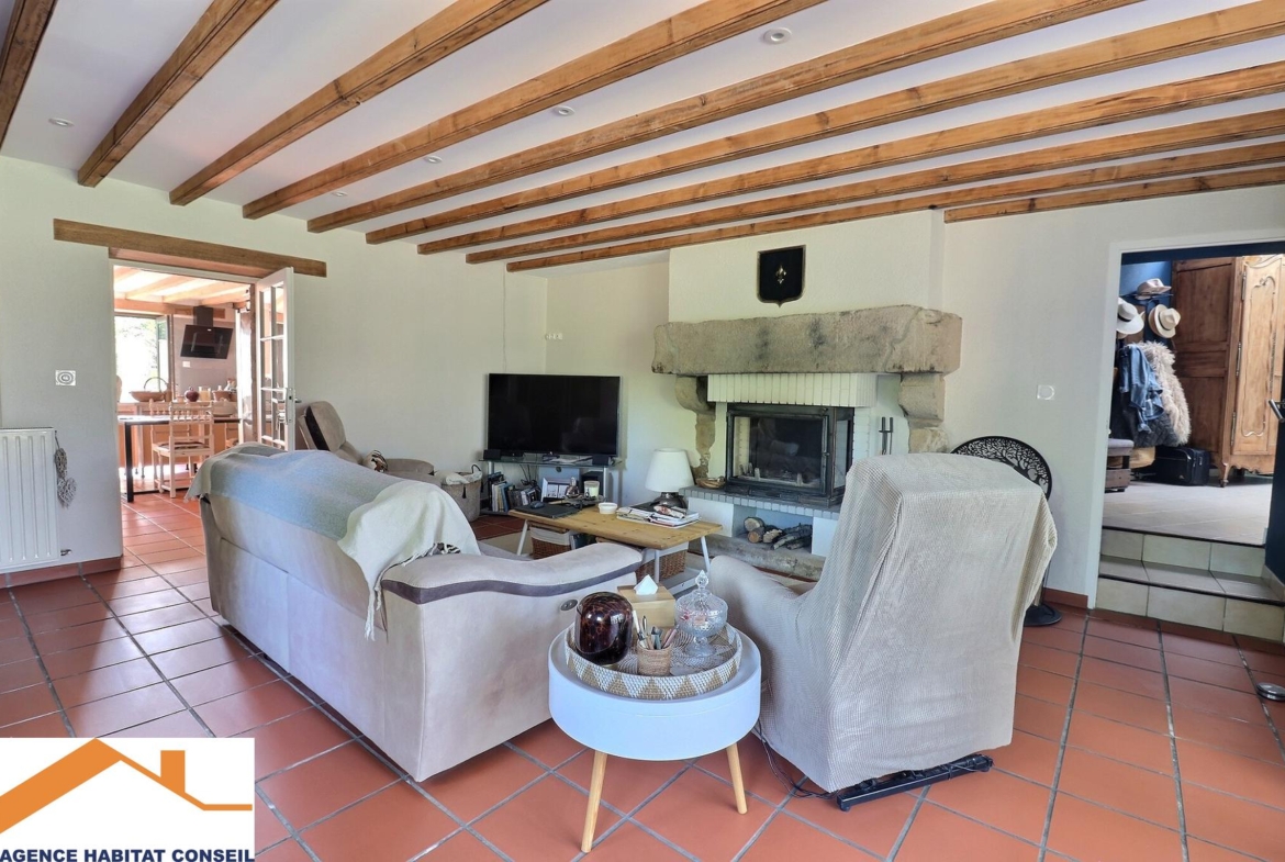 Vente Maison 209 m² à Saint-Étienne-du-Bois 399 000 €