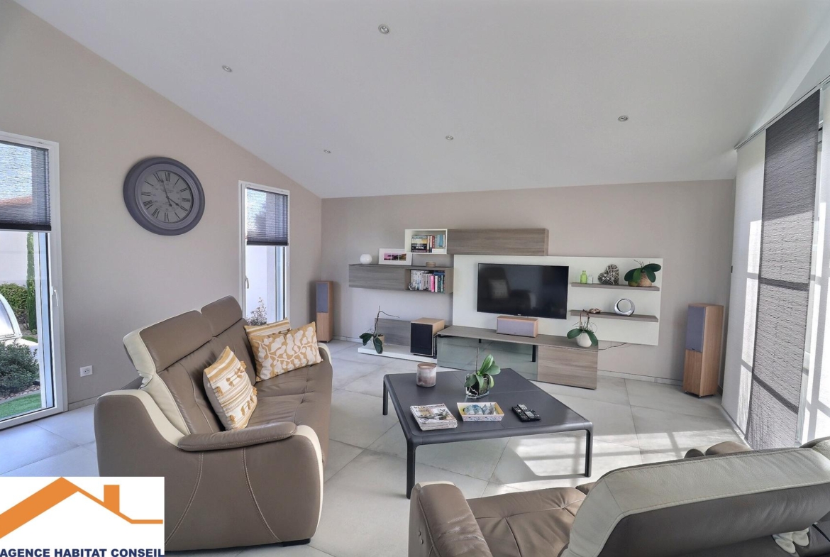 Vente Maison 160 m² à Saint-Denis-la-Chevasse 344 000 €