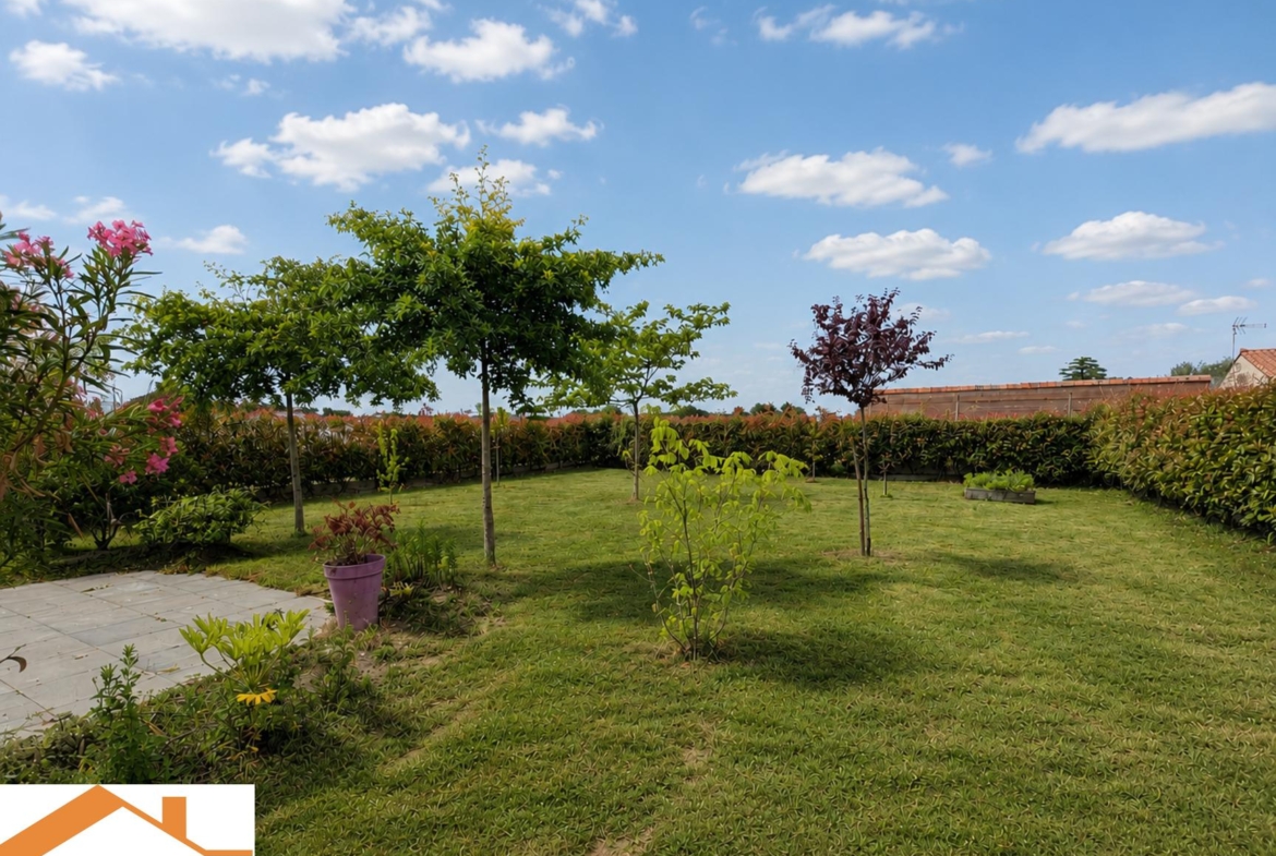 Vente Maison 79 m² à Saint-Étienne-du-Bois 199 000 €