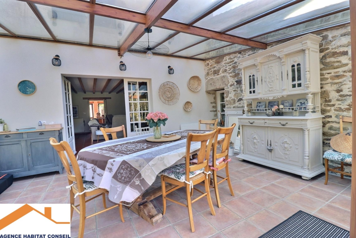 Vente Maison 209 m² à Saint-Étienne-du-Bois 399 000 €