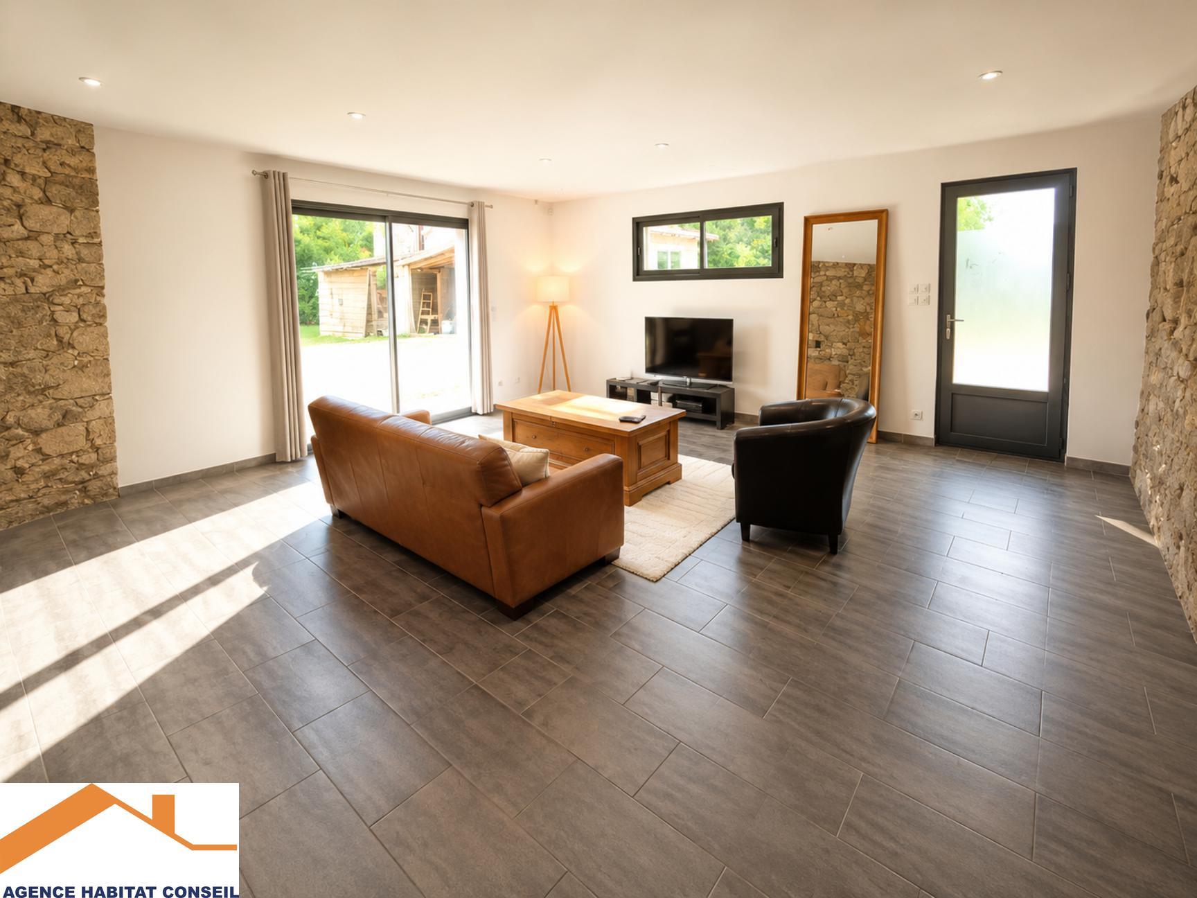 Vente Maison 210 m² à Le Poiré-sur-Vie 345 500 €