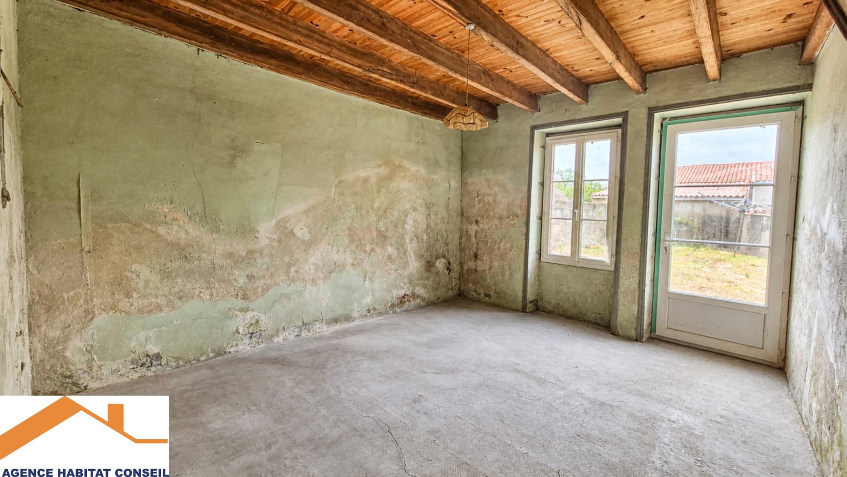 Vente Maison 110 m² à Le Poiré-sur-Vie 135 000 €