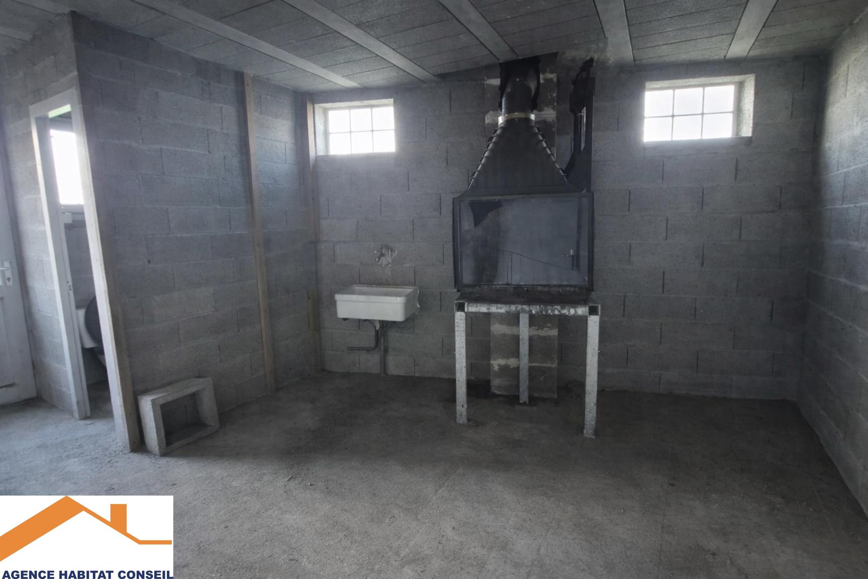 Location Commerce divers 200 m² à Les Lucs-sur-Boulogne 950 € CC /mois