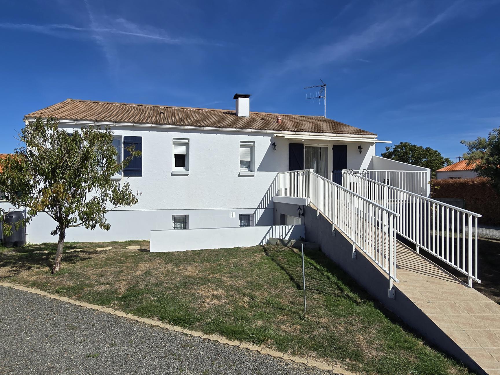 gedeon-photo-24ee66df0564cfbc39b559643750d211 Vente Maison à Les Lucs-sur-Boulogne 238 500 €