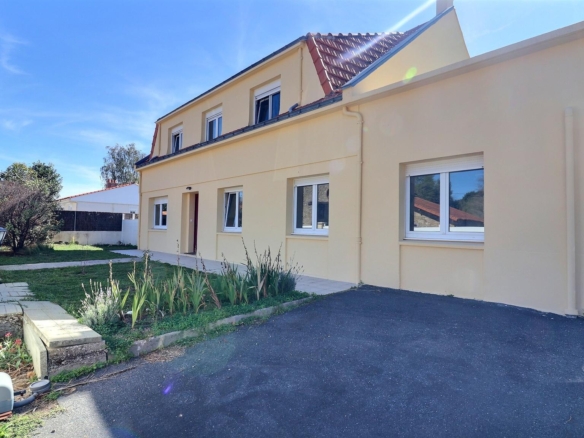 Vente Maison 214 m² à Belleville-sur-Vie 485 000 €