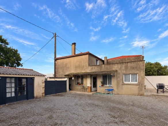 Vente Maison à Saint-Étienne-du-Bois 167 000 €