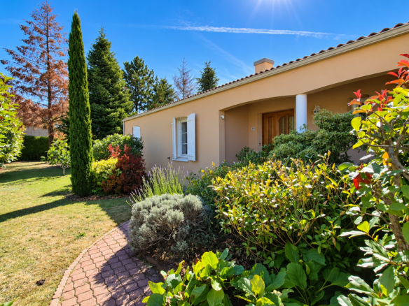 Vente Maison 134 m² à La Genetouze 314 900 €