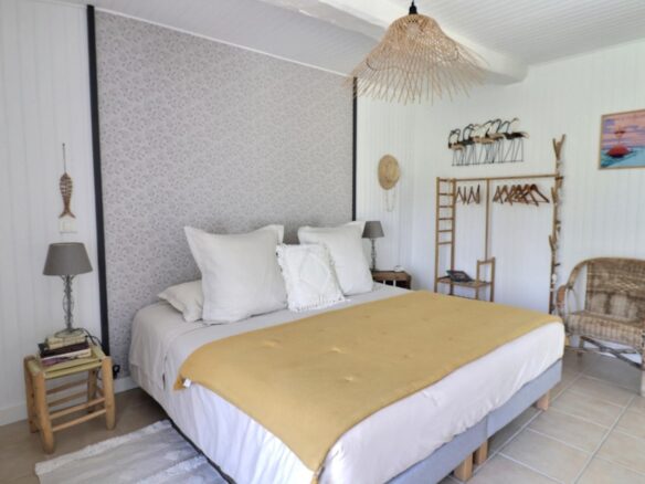 Vente Maison 209 m² à Saint-Étienne-du-Bois 399 000 €