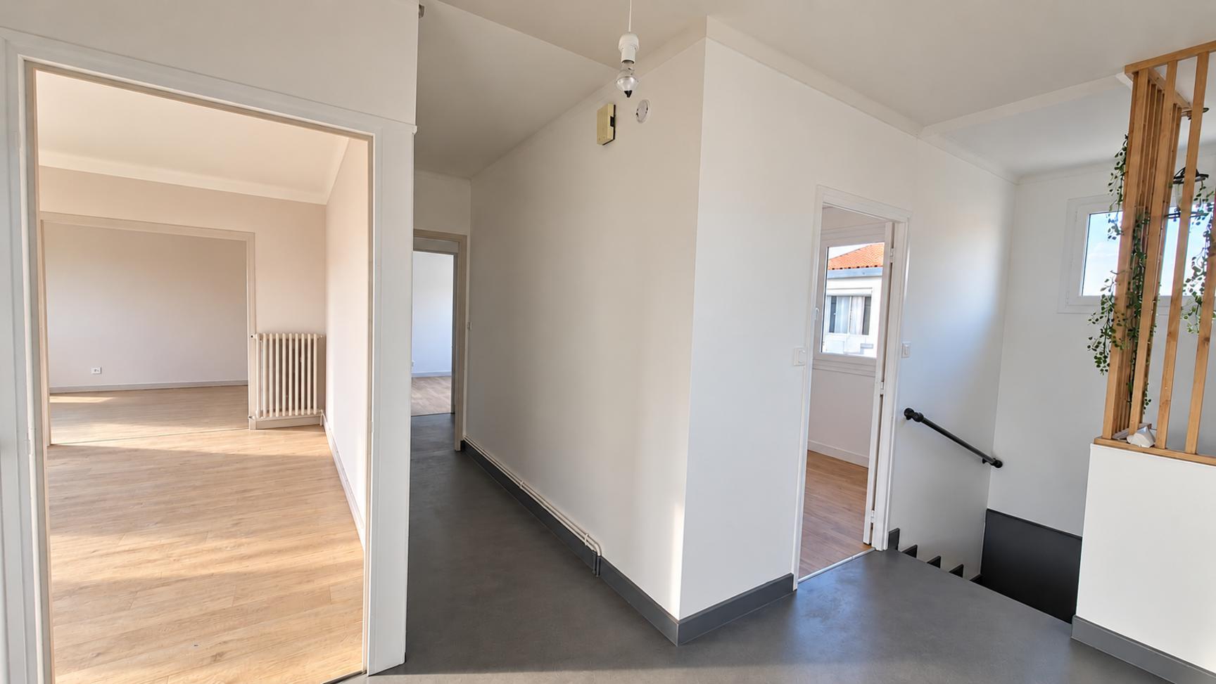 Location Appartement 80 m² à Les Sables-d’Olonne 900 € CC /mois