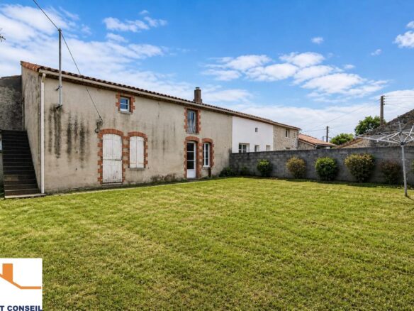 Vente Maison 110 m² à Le Poiré-sur-Vie 135 000 €